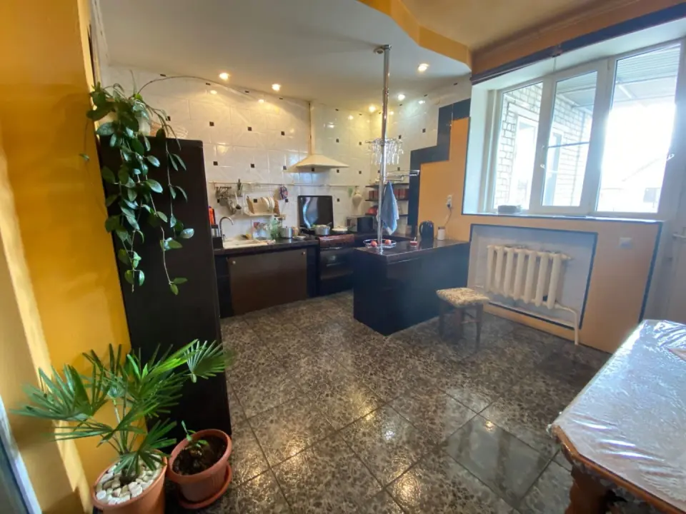 2-этажный дом, 400 м² на 5 сот. в Крымске