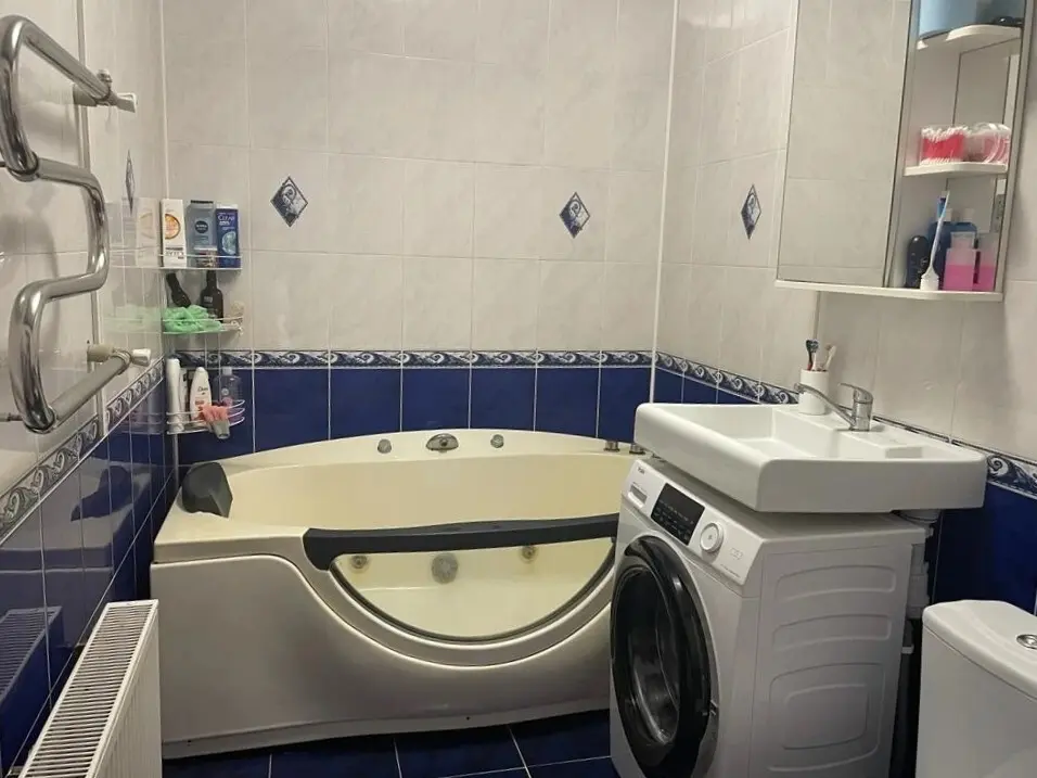 3-этажный дом, 230 м² на 10 сот. в Крымске