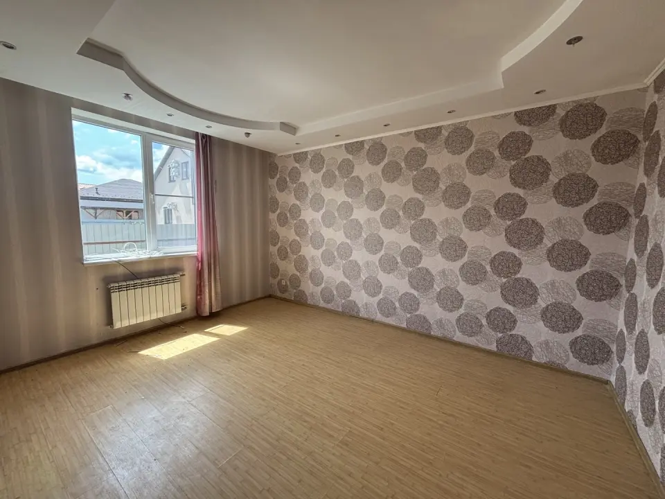 2-этажный дом, 240 м² на 6 сот. в Крымске