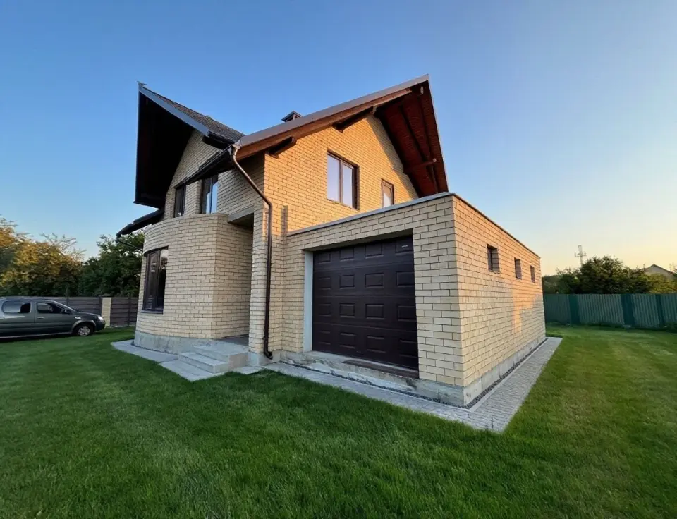 2-этажный дом, 195 м² на 11 сот. в Крымске