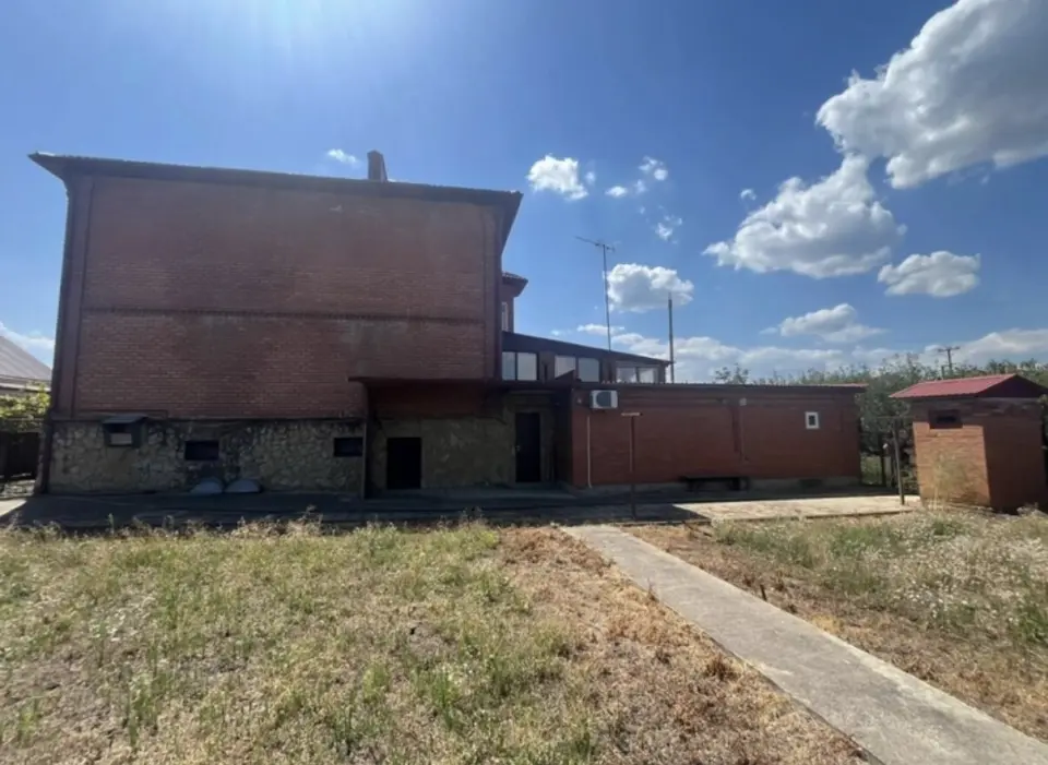 2-этажный дом, 363 м² на 20 сот. в Новоукраинский х.