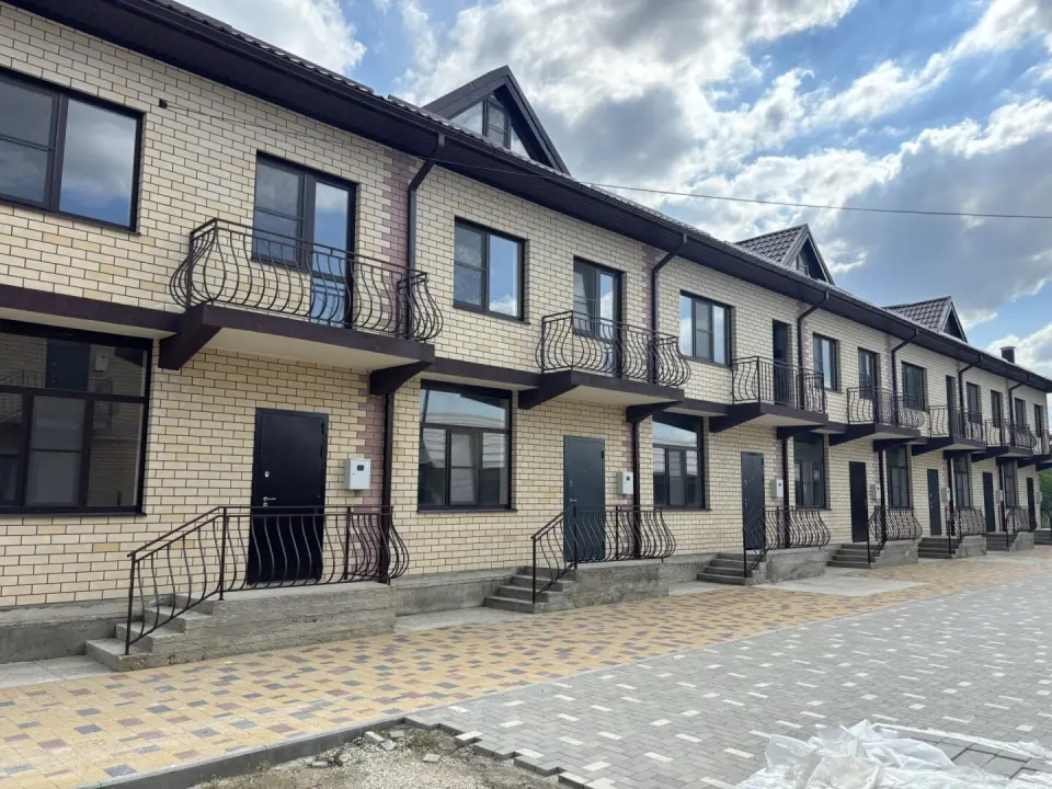 3-этажный таунхаус, 150 м² на 2 сот. в Крымске