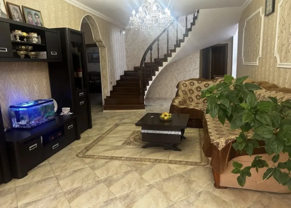 2-этажный дом, 187 м² на 4,8 сот. в Крымске