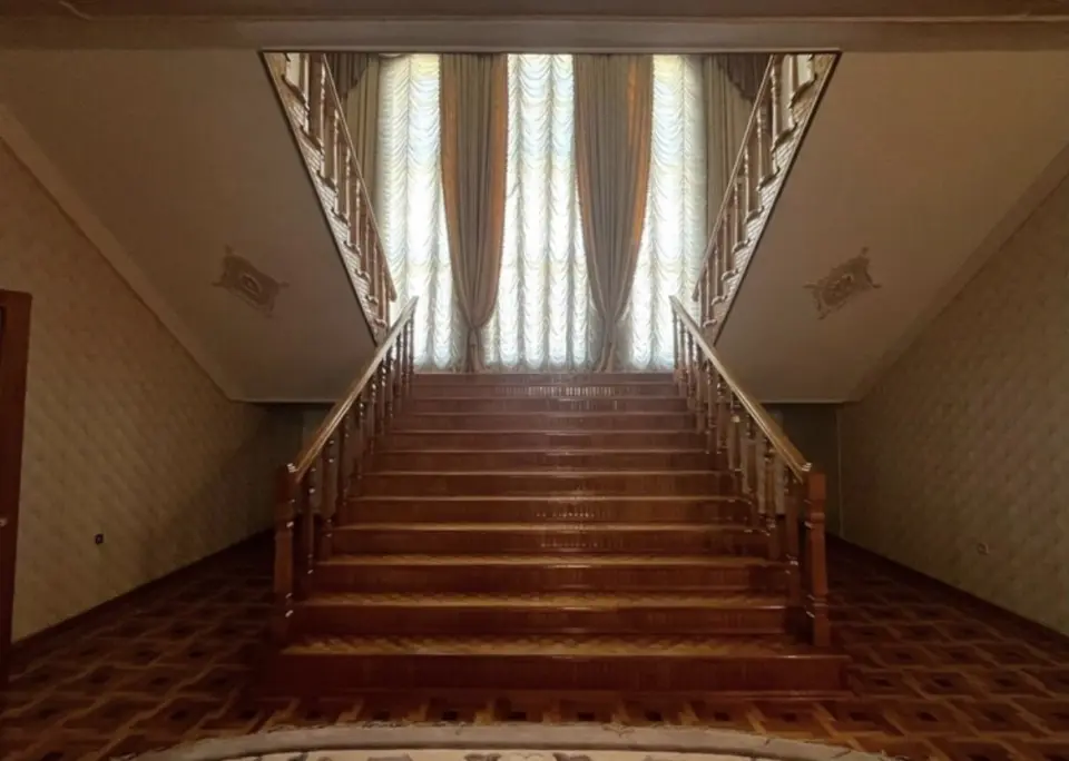 3-этажный дом, 748 м² на 15 сот. в Новоукраинский х.