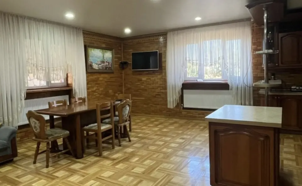 3-этажный дом, 748 м² на 15 сот. в Новоукраинский х.