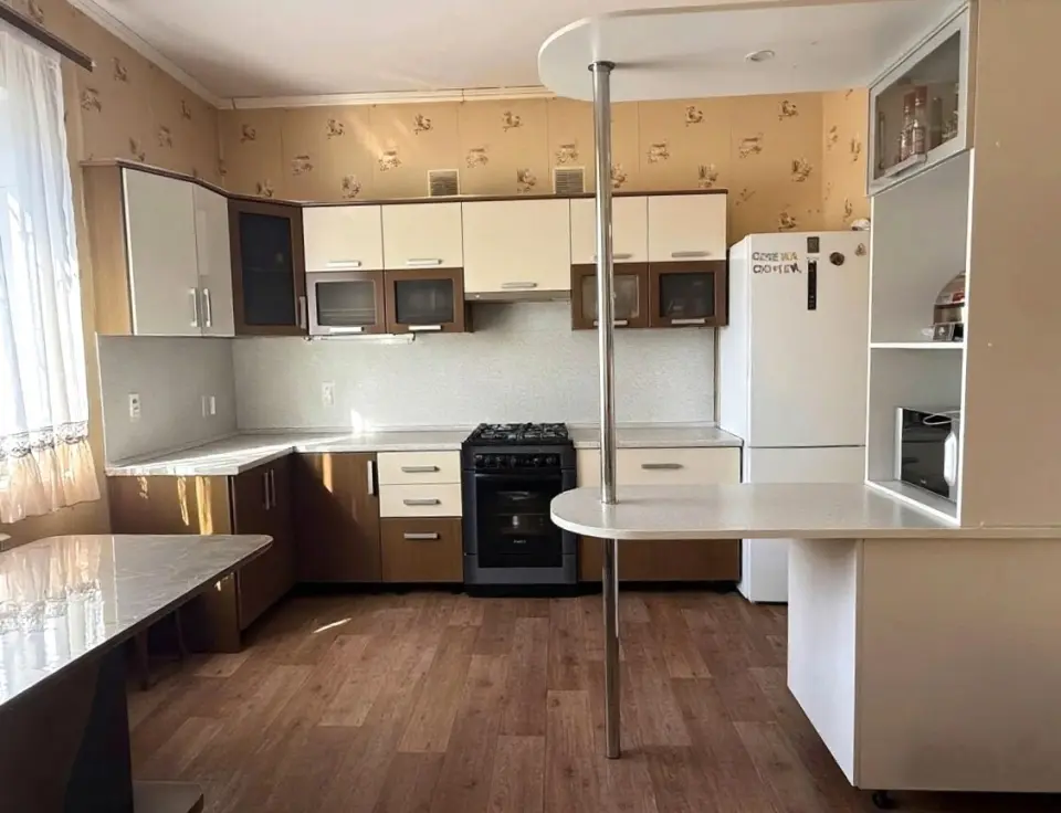 2-этажный дом, 342,5 м² на 8 сот. в Крымске