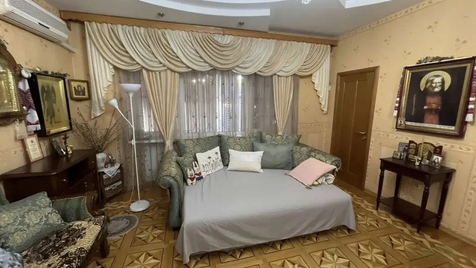 2-этажный дом, 304,8 м² на 9,6 сот. в Крымске