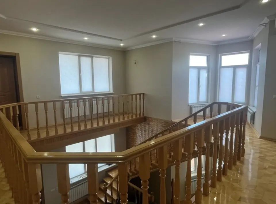 2-этажный дом, 363 м² на 20 сот. в Новоукраинский х.