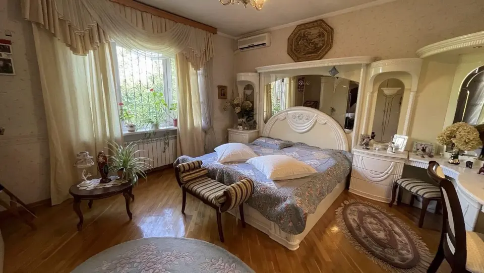 2-этажный дом, 304,8 м² на 9,6 сот. в Крымске