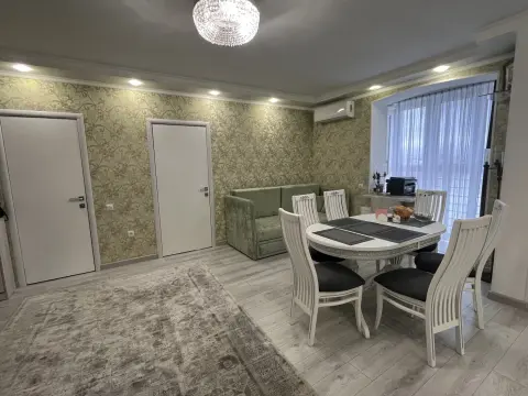 2-комн. квартира, 75 м², 5/8 этаж