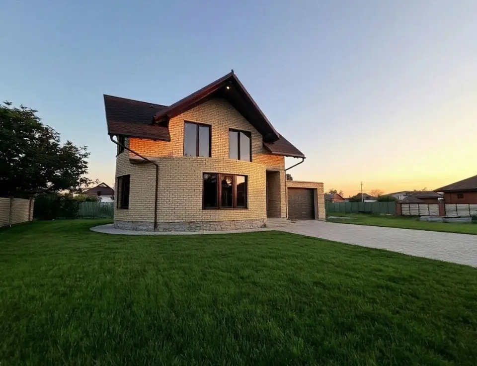2-этажный дом, 195 м² на 11 сот. в Крымске