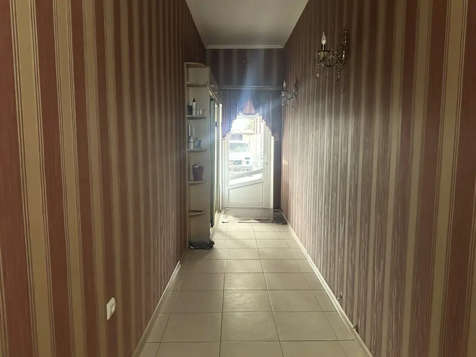 2-этажный дом, 330 м² на 9 сот. в Крымске