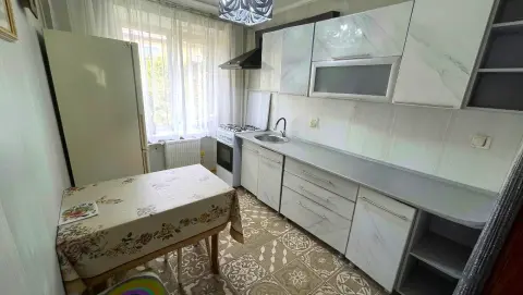 2-комн. квартира, 50 м², 4/5 этаж
