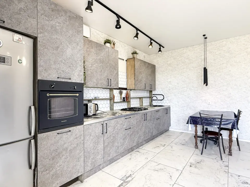 2-этажный дом, 220 м² на 6 сот. в Крымске