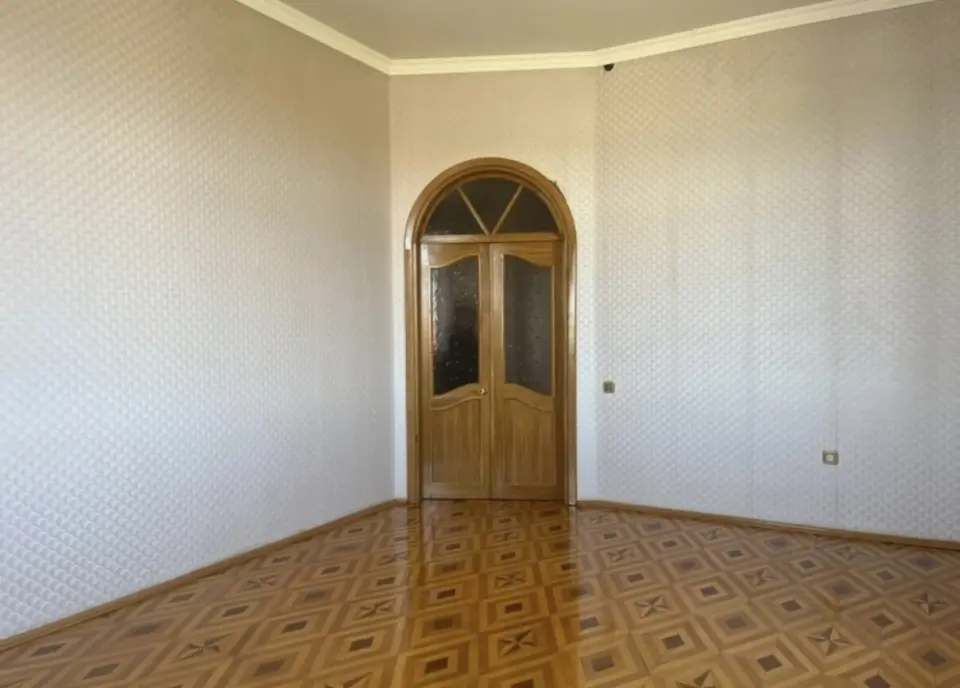 3-этажный дом, 748 м² на 15 сот. в Новоукраинский х.