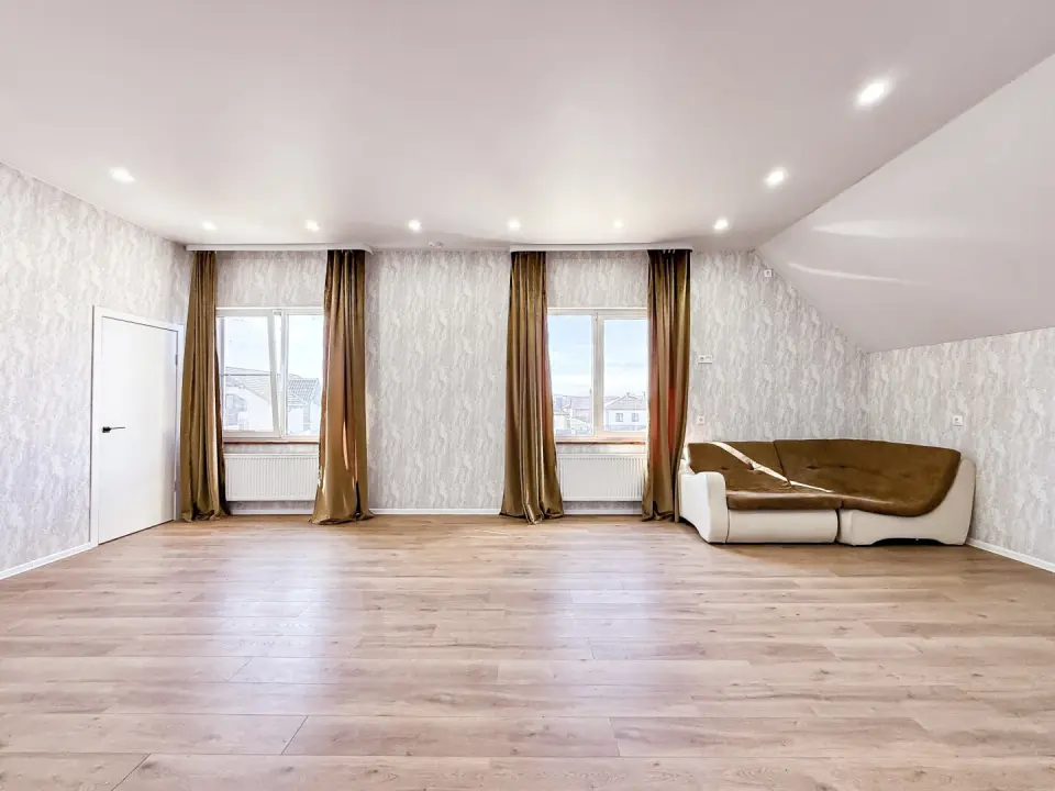 2-этажный дом, 220 м² на 6 сот. в Крымске