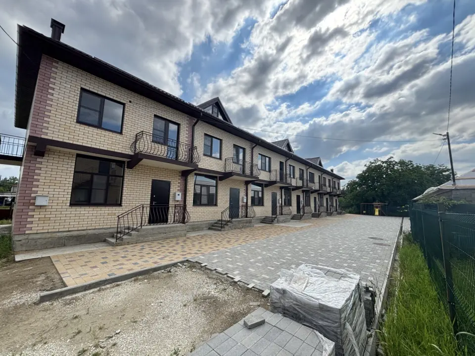 3-этажный таунхаус, 150 м² на 2 сот. в Крымске