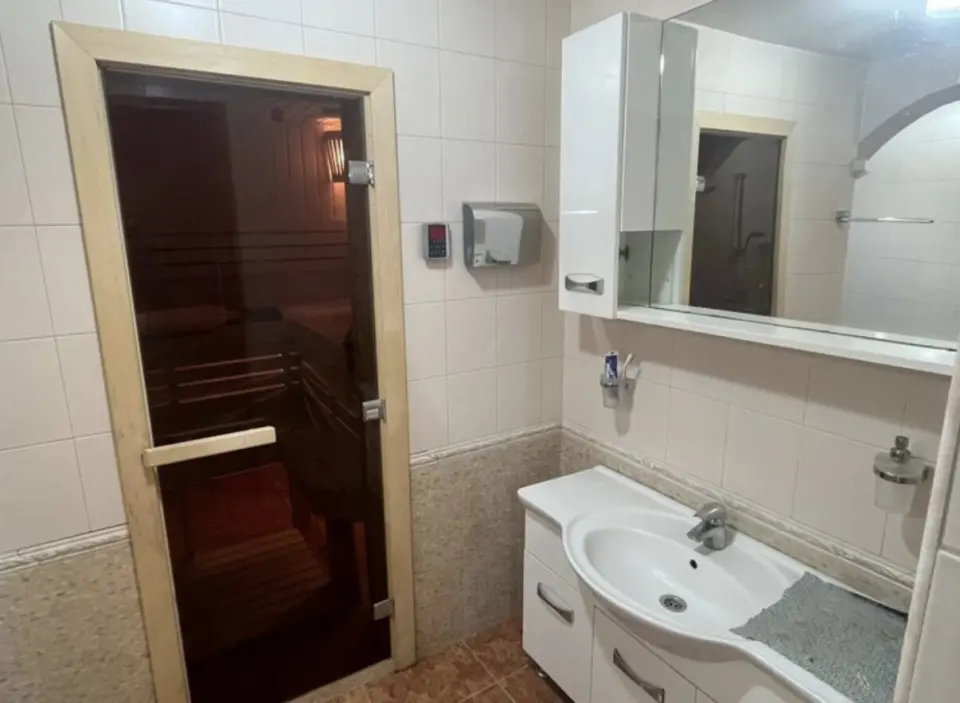 2-этажный дом, 363 м² на 20 сот. в Новоукраинский х.