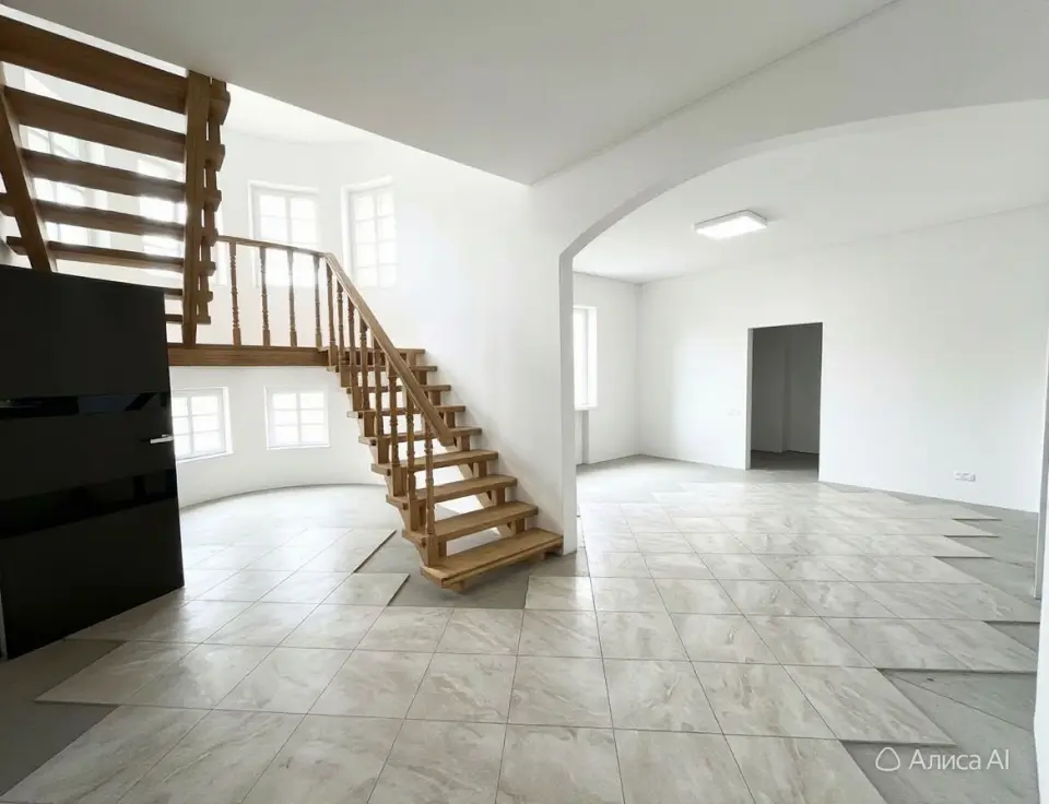 3-этажный дом, 400 м² на 9 сот. в Крымске