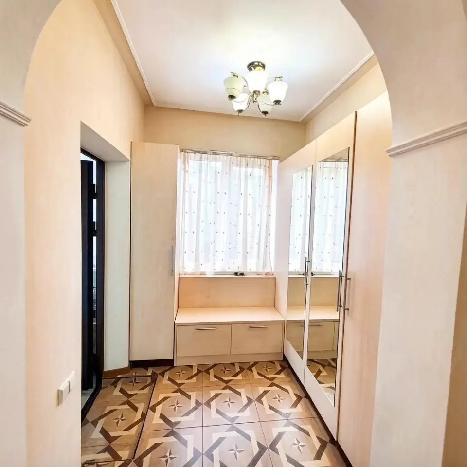 2-этажный дом, 251 м² на 5,1 сот. в Крымске