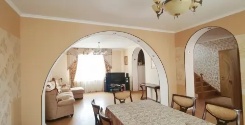 Дом, 408 м², 6,5 сот.