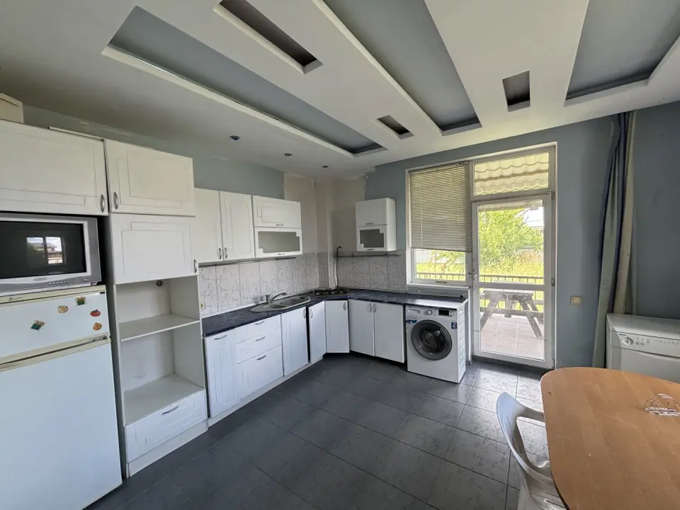 2-этажный дом, 240 м² на 6 сот. в Крымске