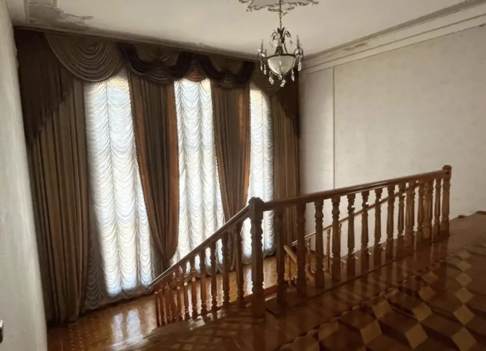 3-этажный дом, 748 м² на 15 сот. в Новоукраинский х.