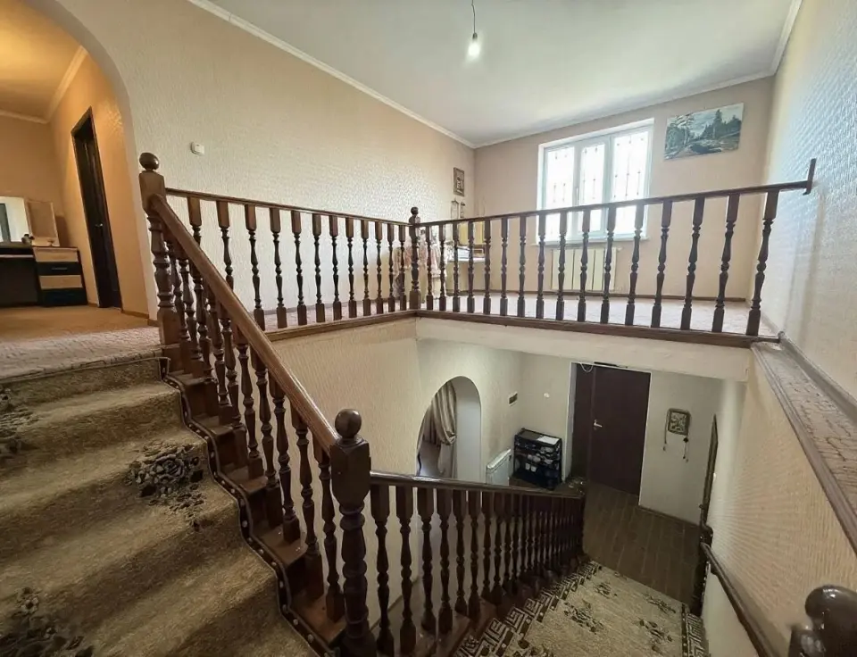 2-этажный дом, 342,5 м² на 8 сот. в Крымске