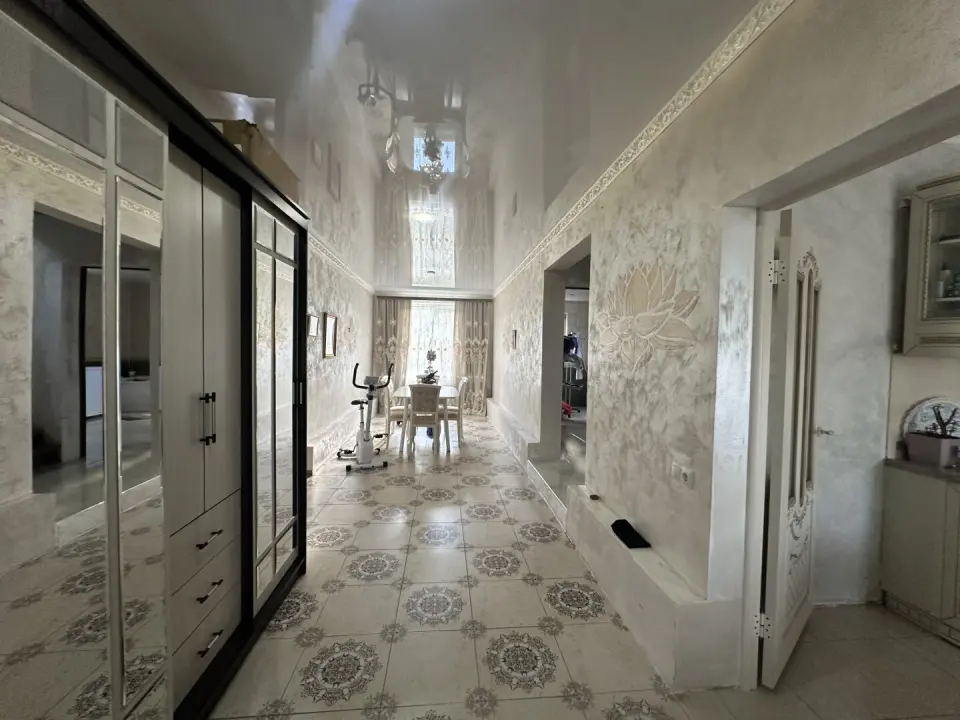 2-этажный дом, 248,3 м² на 13,4 сот. в Крымске