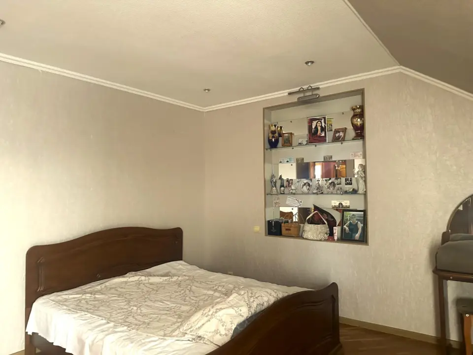 2-этажный дом, 330 м² на 9 сот. в Крымске
