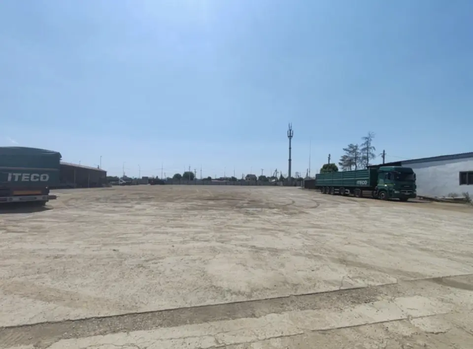 Готовый бизнес, 2200 м² в Новоукраинский х.