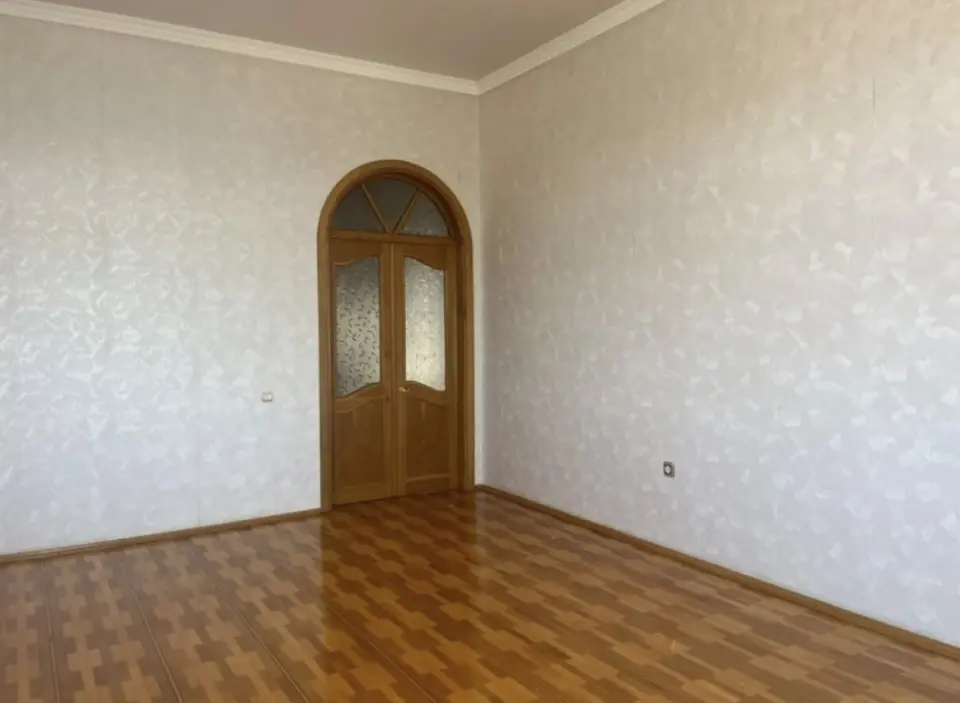 3-этажный дом, 748 м² на 15 сот. в Новоукраинский х.