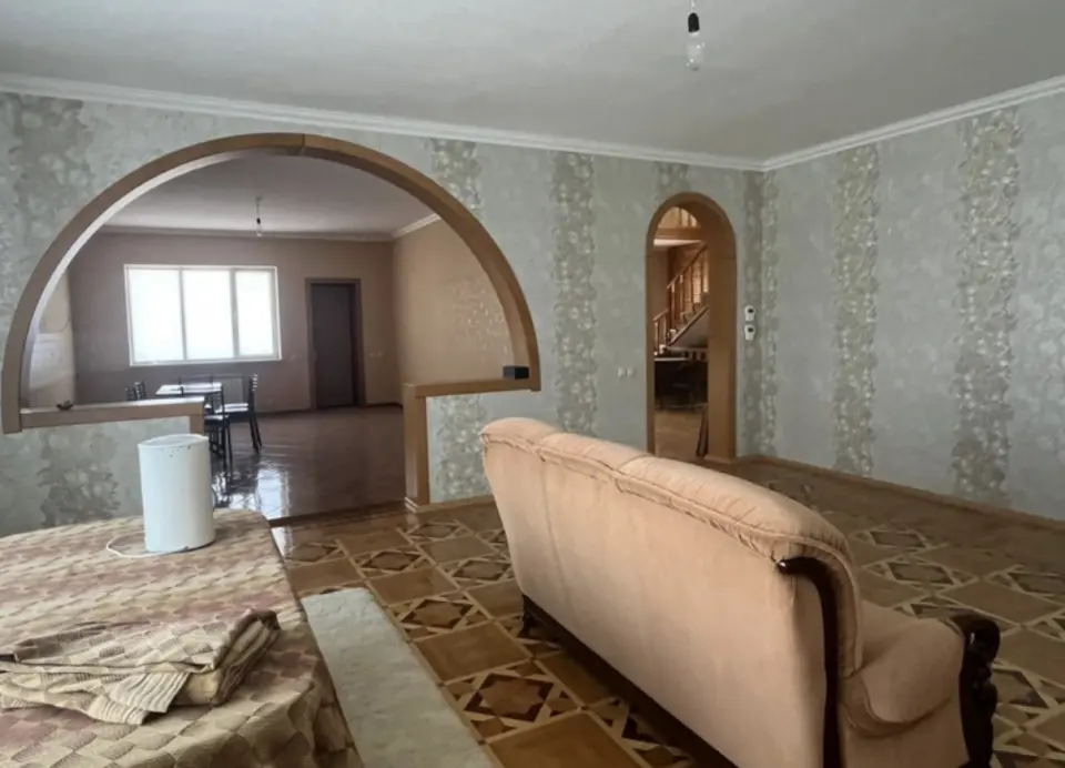 2-этажный дом, 363 м² на 20 сот. в Новоукраинский х.