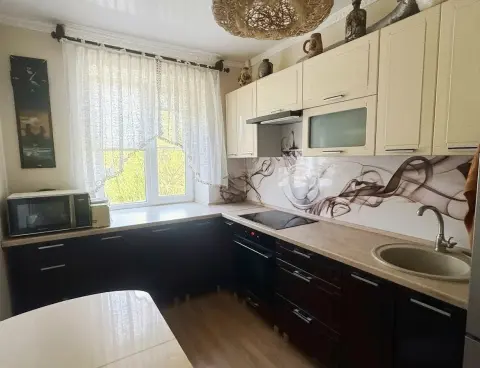 4-комн. квартира, 75,4 м², 3/5 этаж