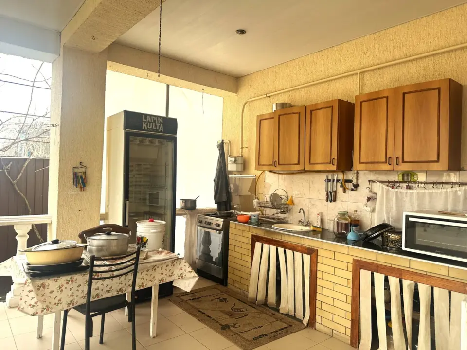 2-этажный дом, 330 м² на 9 сот. в Крымске