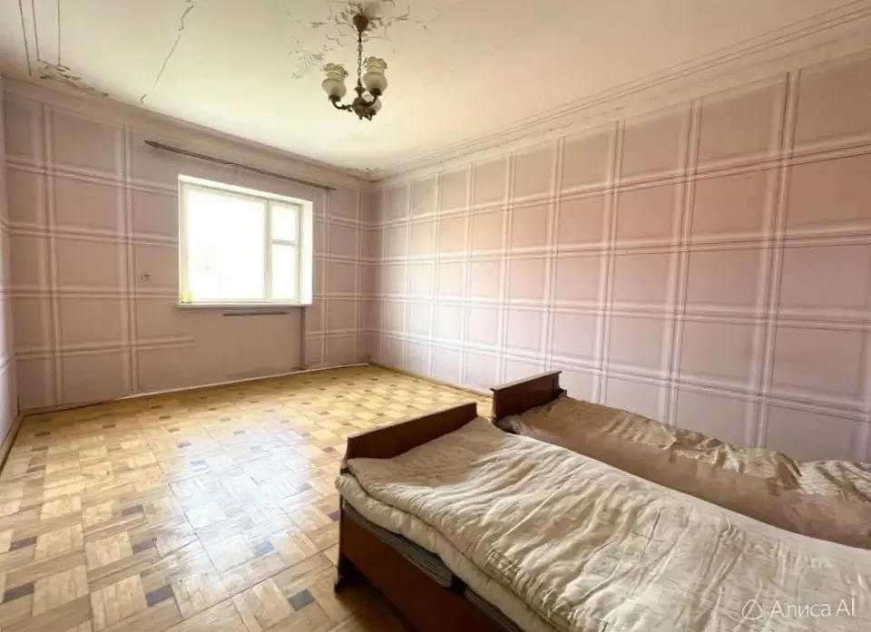 3-этажный дом, 400 м² на 9 сот. в Крымске