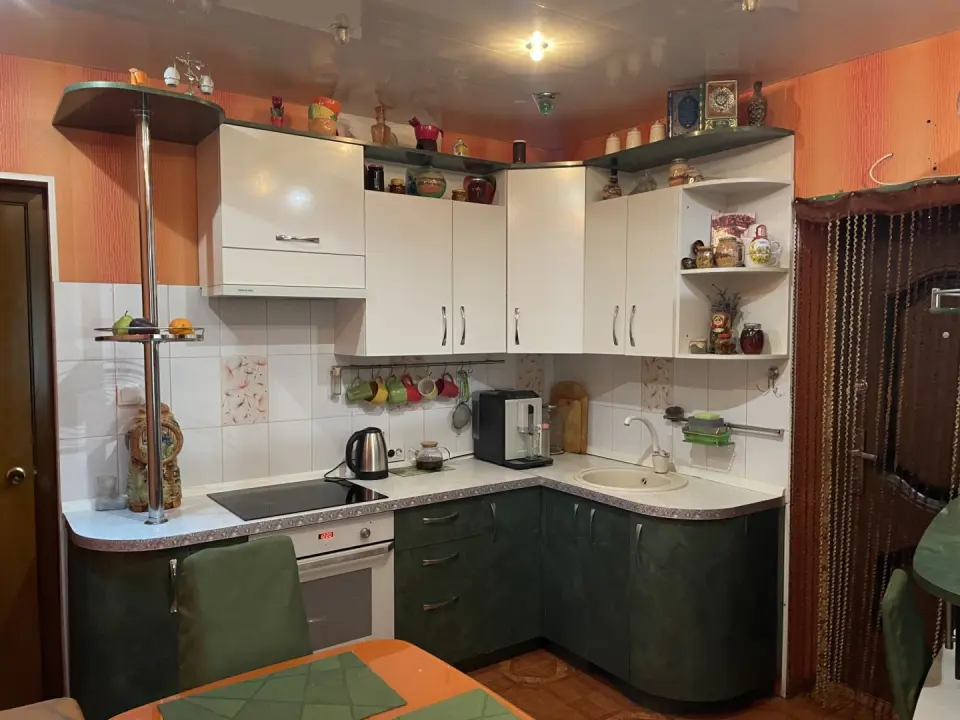 3-этажный дом, 149 м² на 6 сот. в Крымске