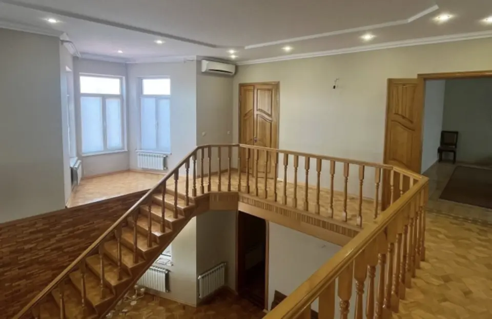 2-этажный дом, 363 м² на 20 сот. в Новоукраинский х.