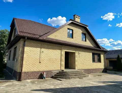 Дом, 200 м², 11 сот.