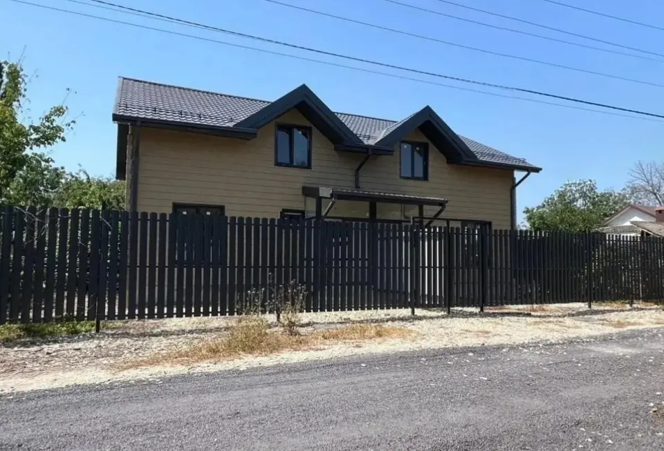2-этажный коттедж, 134 м² на 2 сот. в Крымске