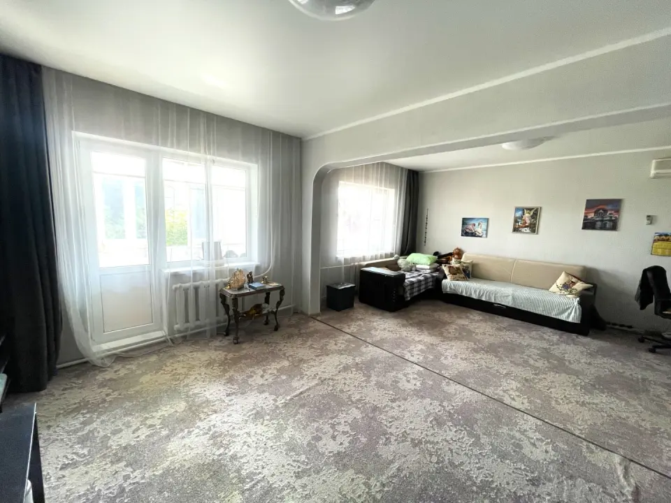 3-этажный дом, 196 м² на 7,6 сот. в Крымске