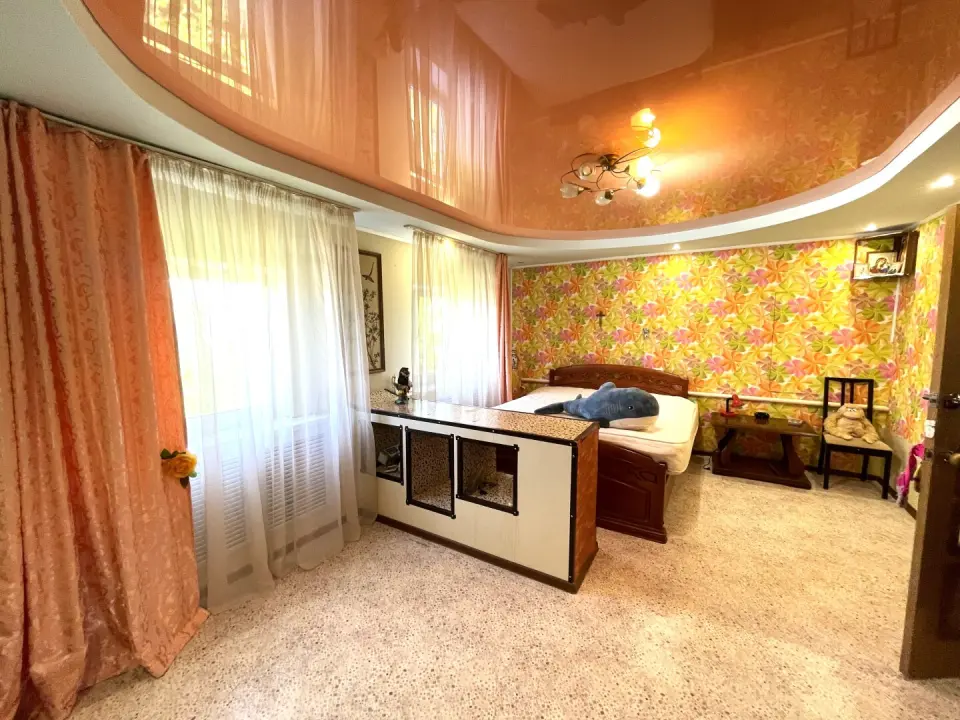 3-этажный дом, 196 м² на 7,6 сот. в Крымске