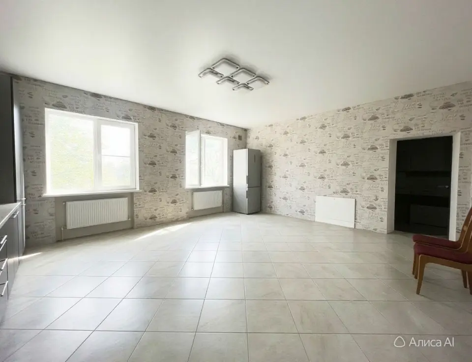 3-этажный дом, 400 м² на 9 сот. в Крымске