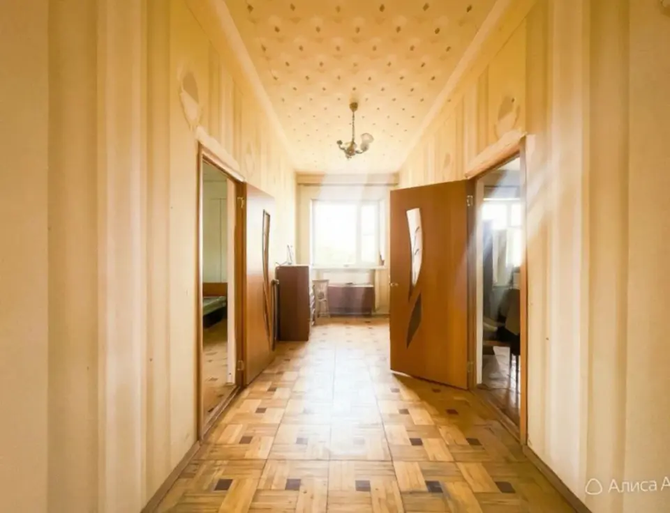 3-этажный дом, 400 м² на 9 сот. в Крымске