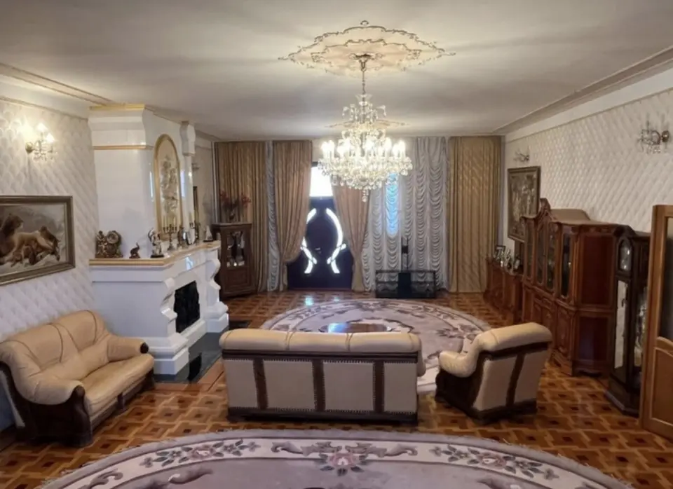 3-этажный дом, 748 м² на 15 сот. в Новоукраинский х.