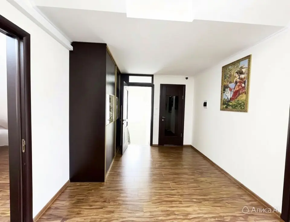 2-этажный дом, 230 м² на 5 сот. в Крымске