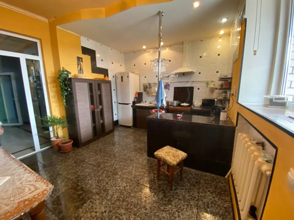 2-этажный дом, 400 м² на 5 сот. в Крымске
