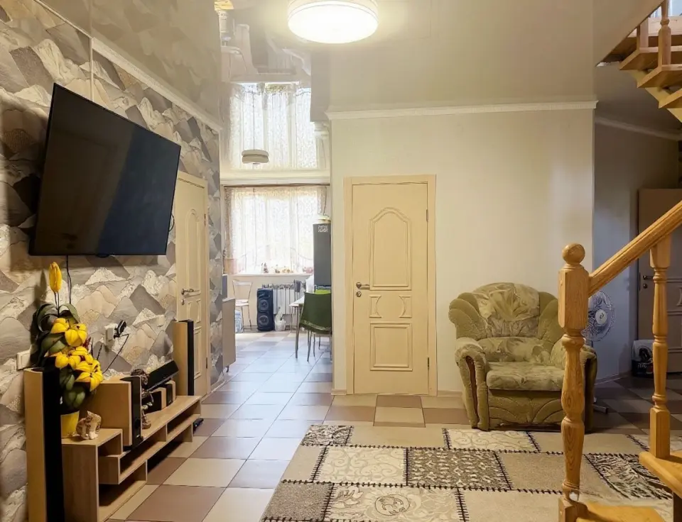 2-этажный дом, 168 м² на 5 сот. в Крымске
