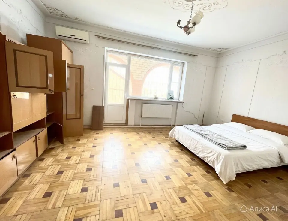 3-этажный дом, 400 м² на 9 сот. в Крымске