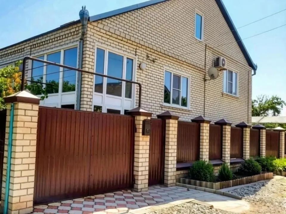 2-этажный дом, 251 м² на 5,1 сот. в Крымске
